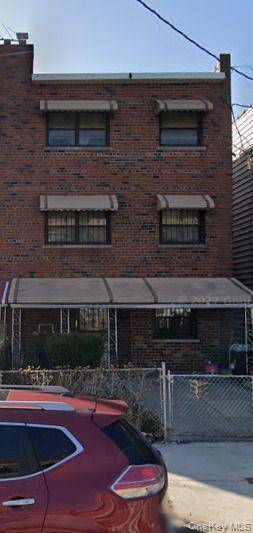 Spacious 3 bedroom, 1 bath unit located in the desirable Williamsbridge section of the Bronx.