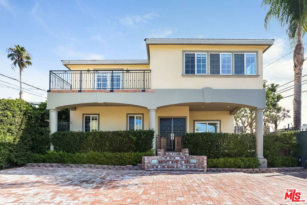 252 HAMPTON DR 3BR Marina Del Rey La