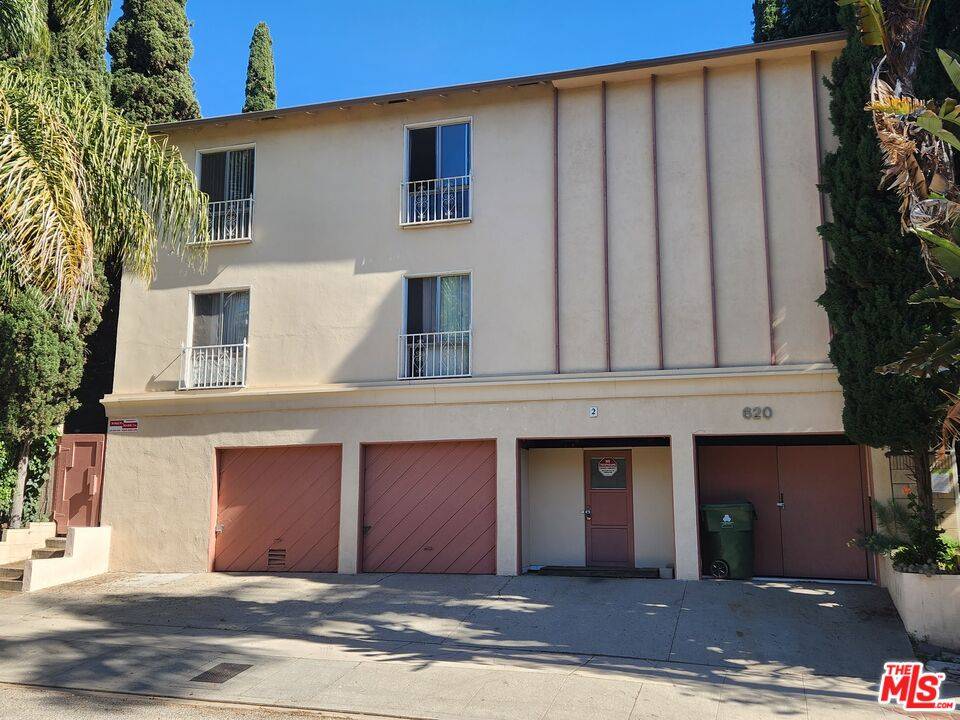 620 Acanto St 10BR Brentwood La