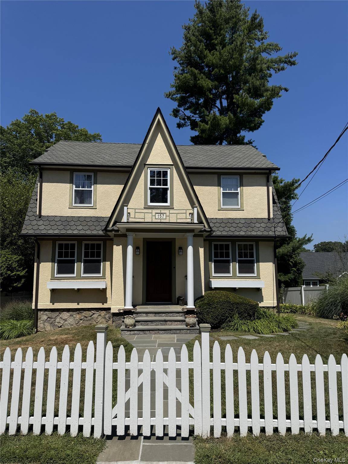 4 beds 3. 5 baths Mamaroneck, NY 10543