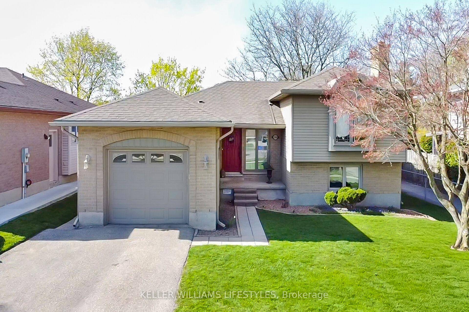 NORTHRIDGE Lovingly maintained by the same owners for nearly 30 years, this charming 4 level side split offers generous living space in one of Londons most desirable neighbourhoods.