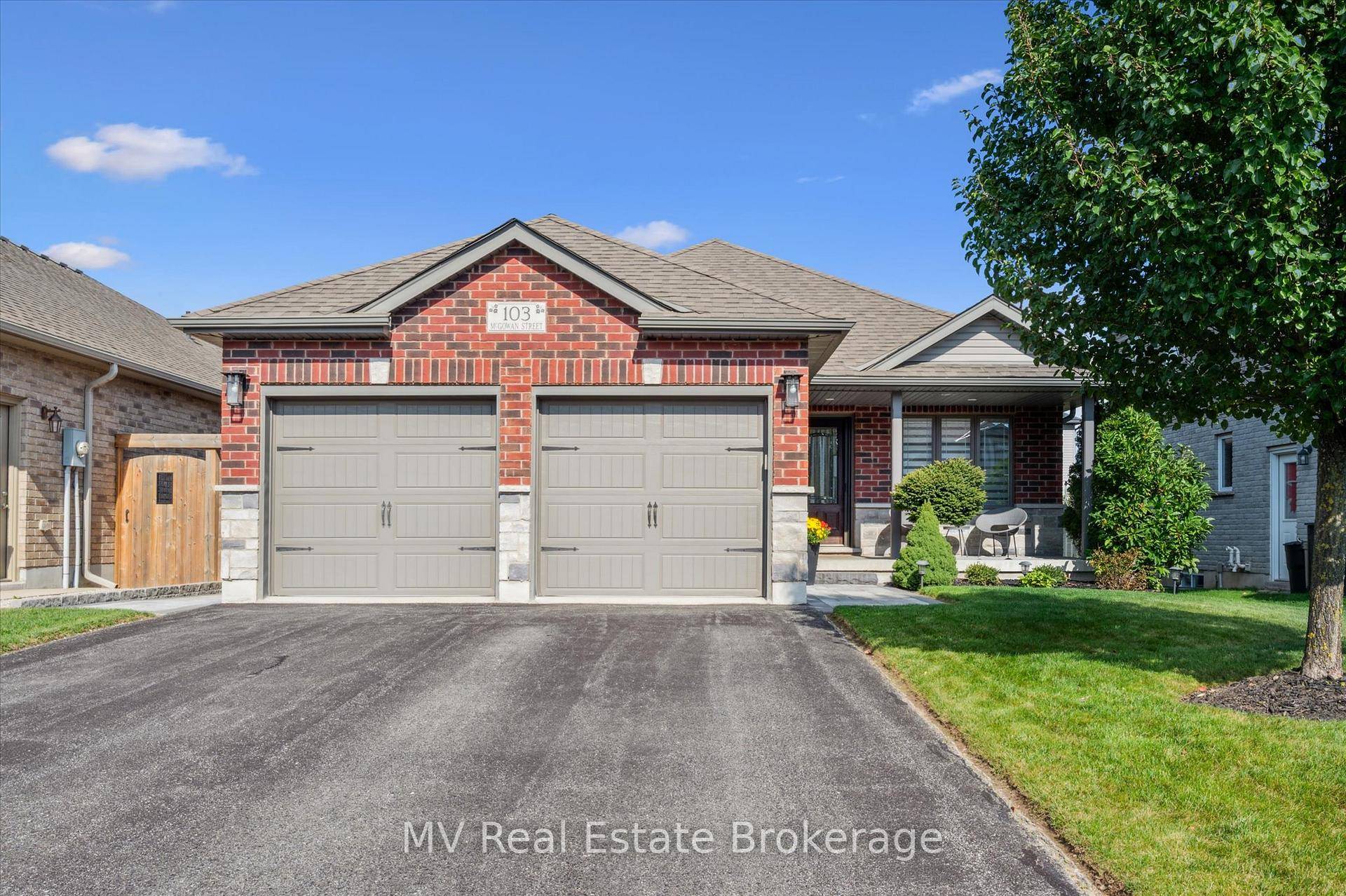 Tucked into one of Elora's most welcoming neighbourhoods, just steps from the trail and minutes from the charm of downtown, this thoughtfully updated bungalow offers comfort, style, and simplicity in ...