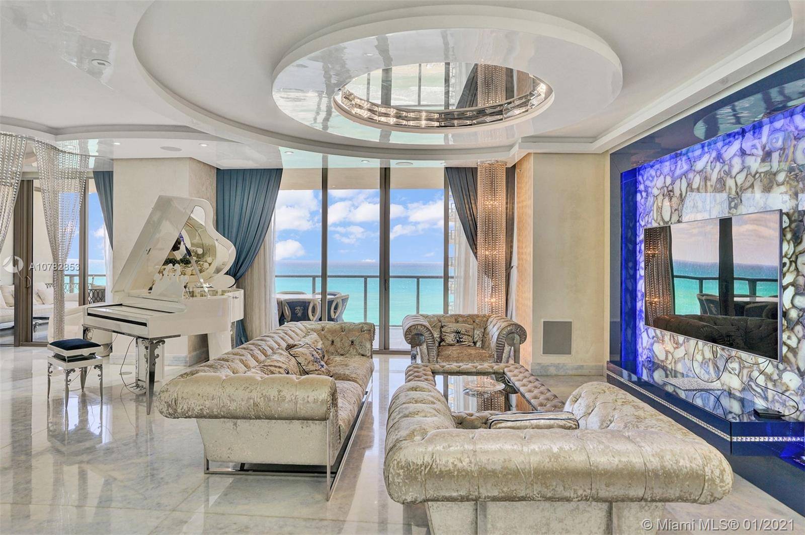 Direct ocean spacious unit 3 bdr DEN 3.