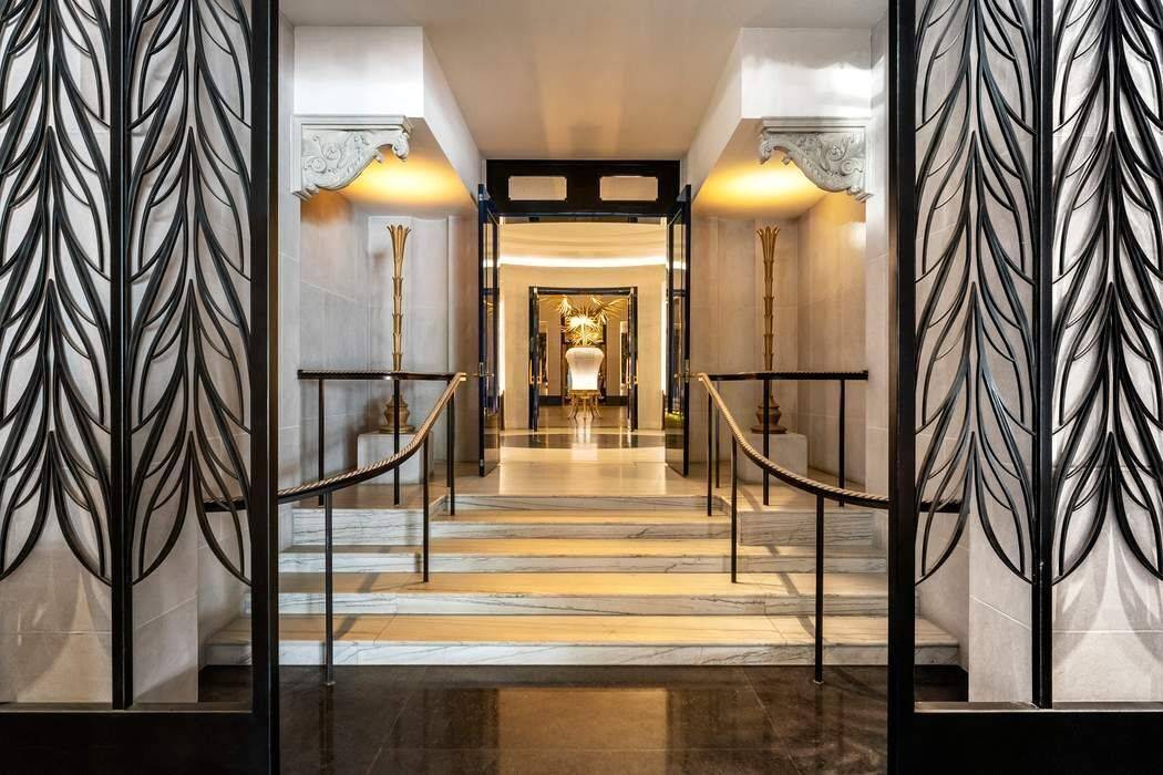 IMMEDIATE OCCUPANCY Designed by the renowned Studio Sofield, recognized for their impeccable quality of craftsmanship, this 3, 873 sqft residence offers a direct elevator Entry Gallery which leads into a ...