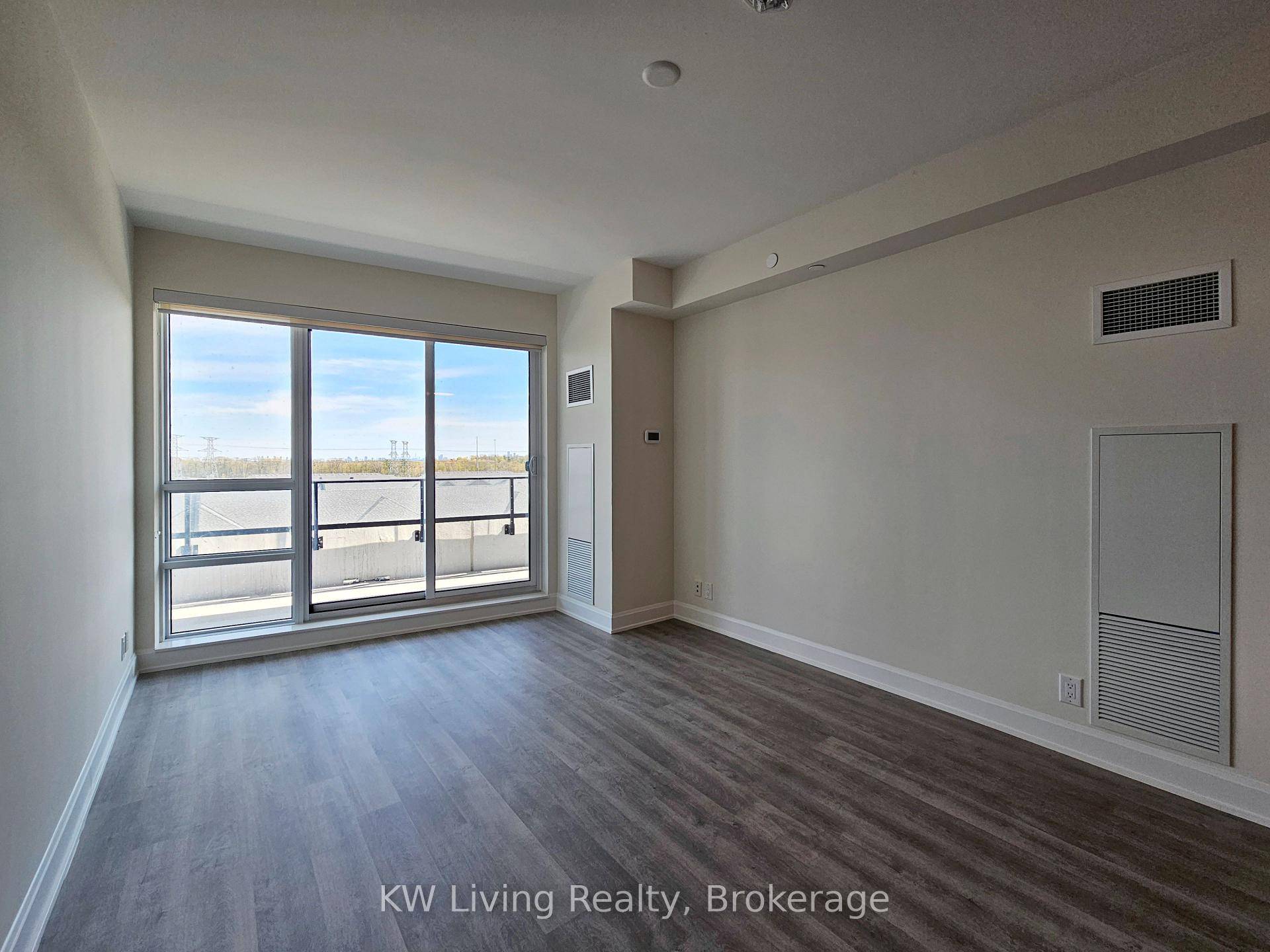 Introducing a 2 Year old luxurious condominium building located at Highway 7 amp ; Bayview Avenue, developed by Times Group Corp.
