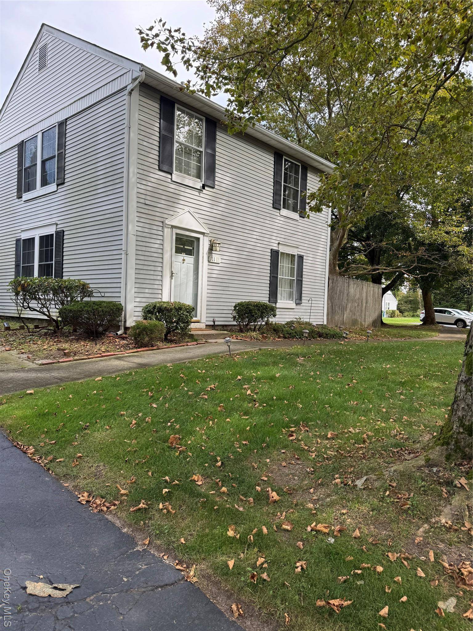 Beautiful home in Strathmore Community !