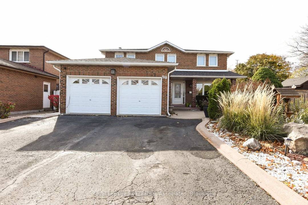 BIG AND BRIGHT ALL INCLUSIVE Legal LARGE 2 BEDROOM Basement Apartment w Private Side Entrance and Outside Patio for Tenants Private Use HOME OWNER'S OCCUPY UPPER LEVEL.