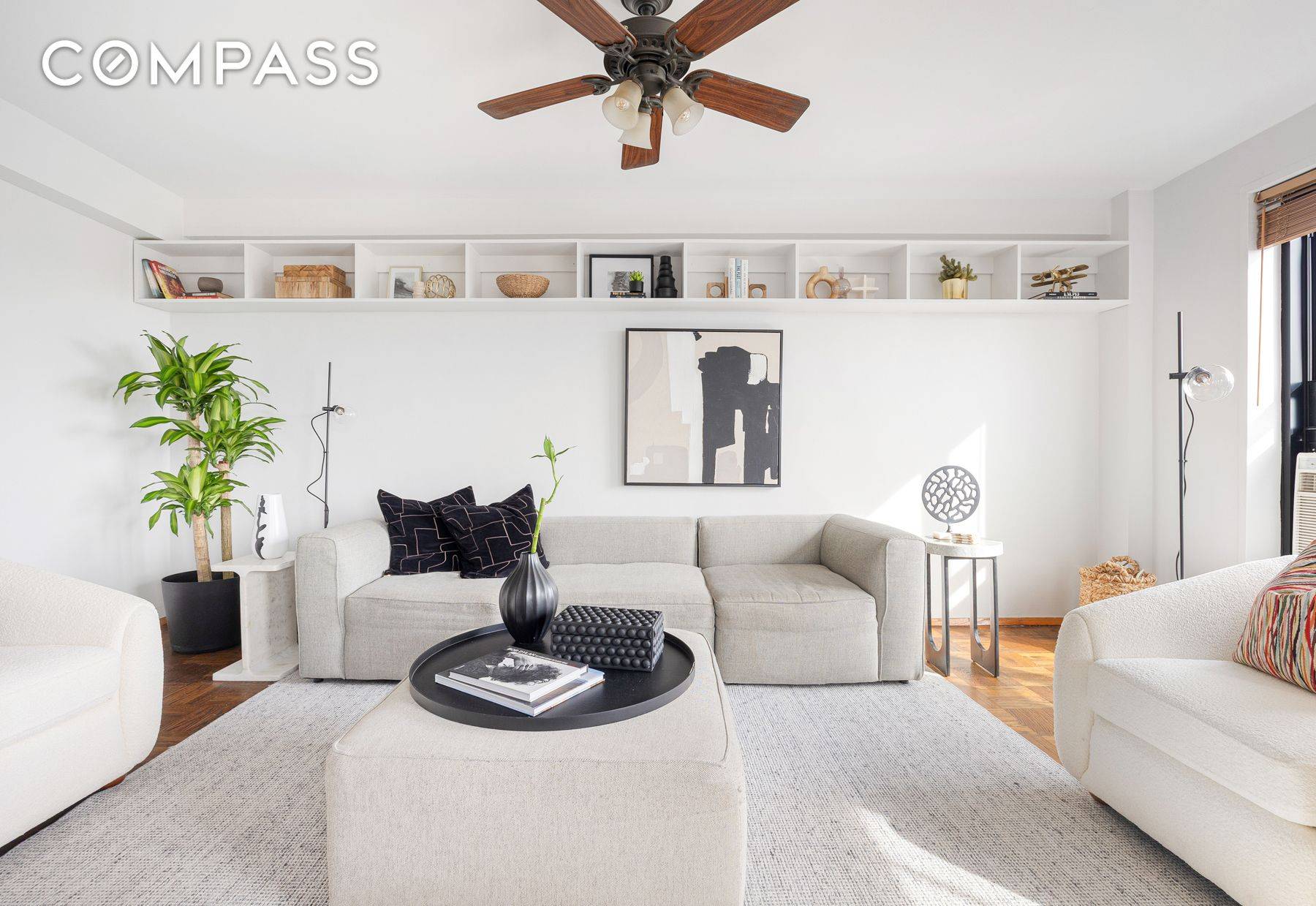 355 Clinton Ave Convertible 2BD Co op Renovated Layout Open Living Dining Prime Clinton Hill Location This charming residence offers a flexible layout that can easily be converted into a ...