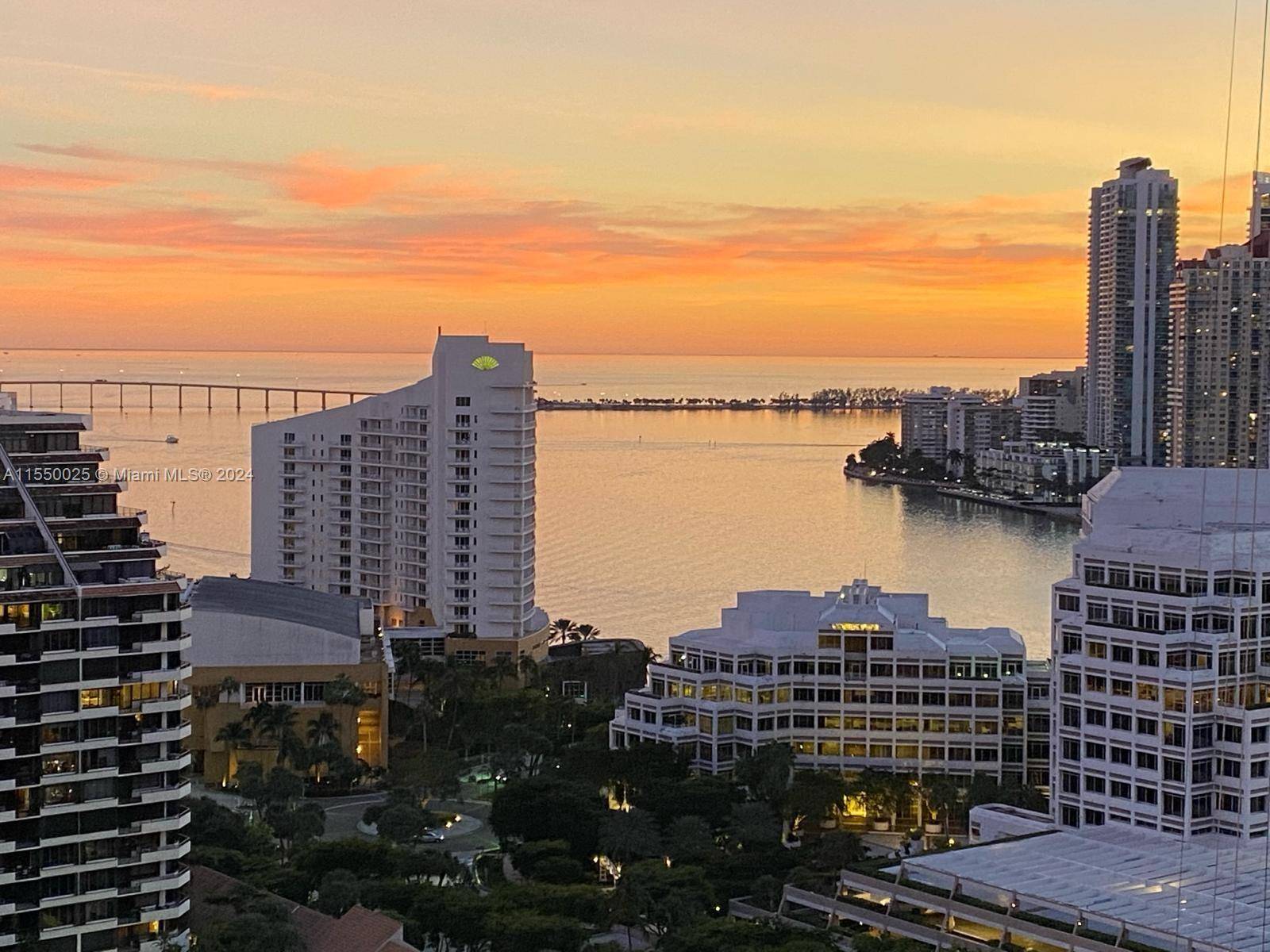 Experience stunning views of Biscayne Bay from this 25th floor, 2 Bed 2 Bath unit with 3 balconies.