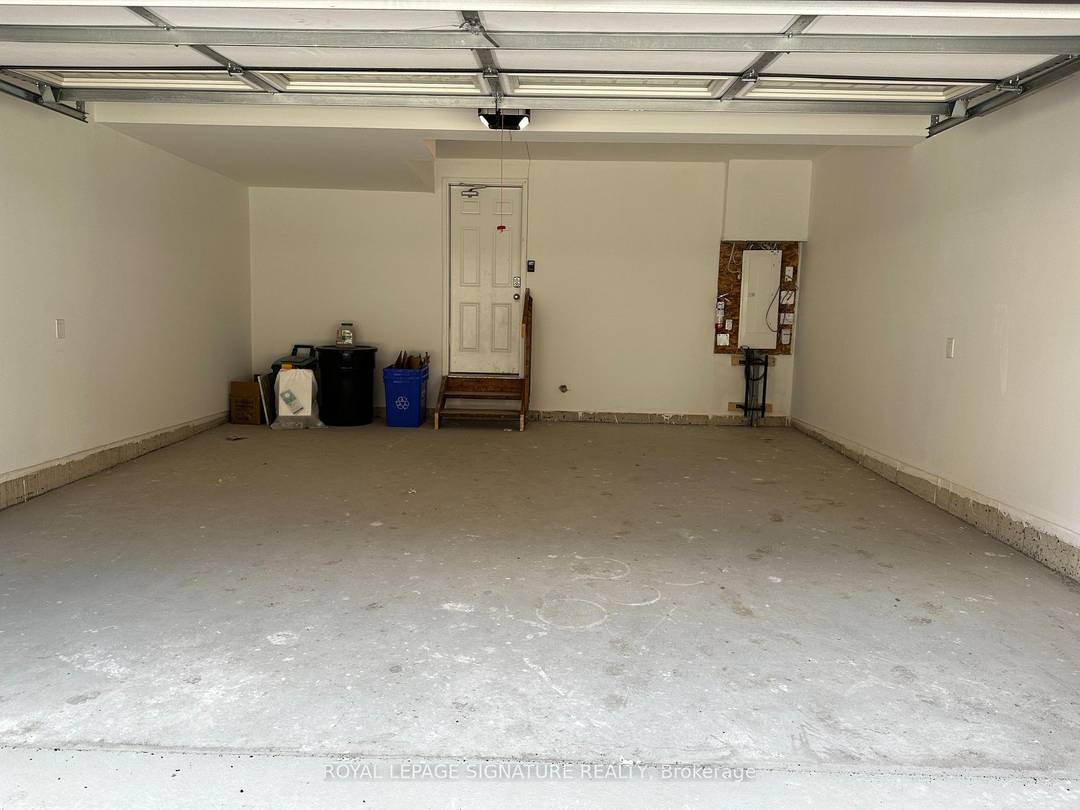 Welcome to 1259 Lily Crescent, Milton, a family friendly townhome in a quiet, safe neighbourhood managed by Conestoga Off Campus Housing.