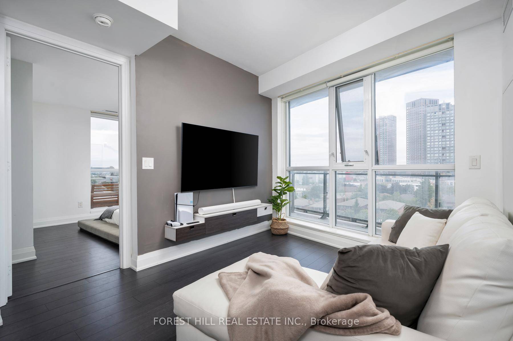 Welcome to this stunning, boutique style private condo located in the highly sought after Yorkdale area.