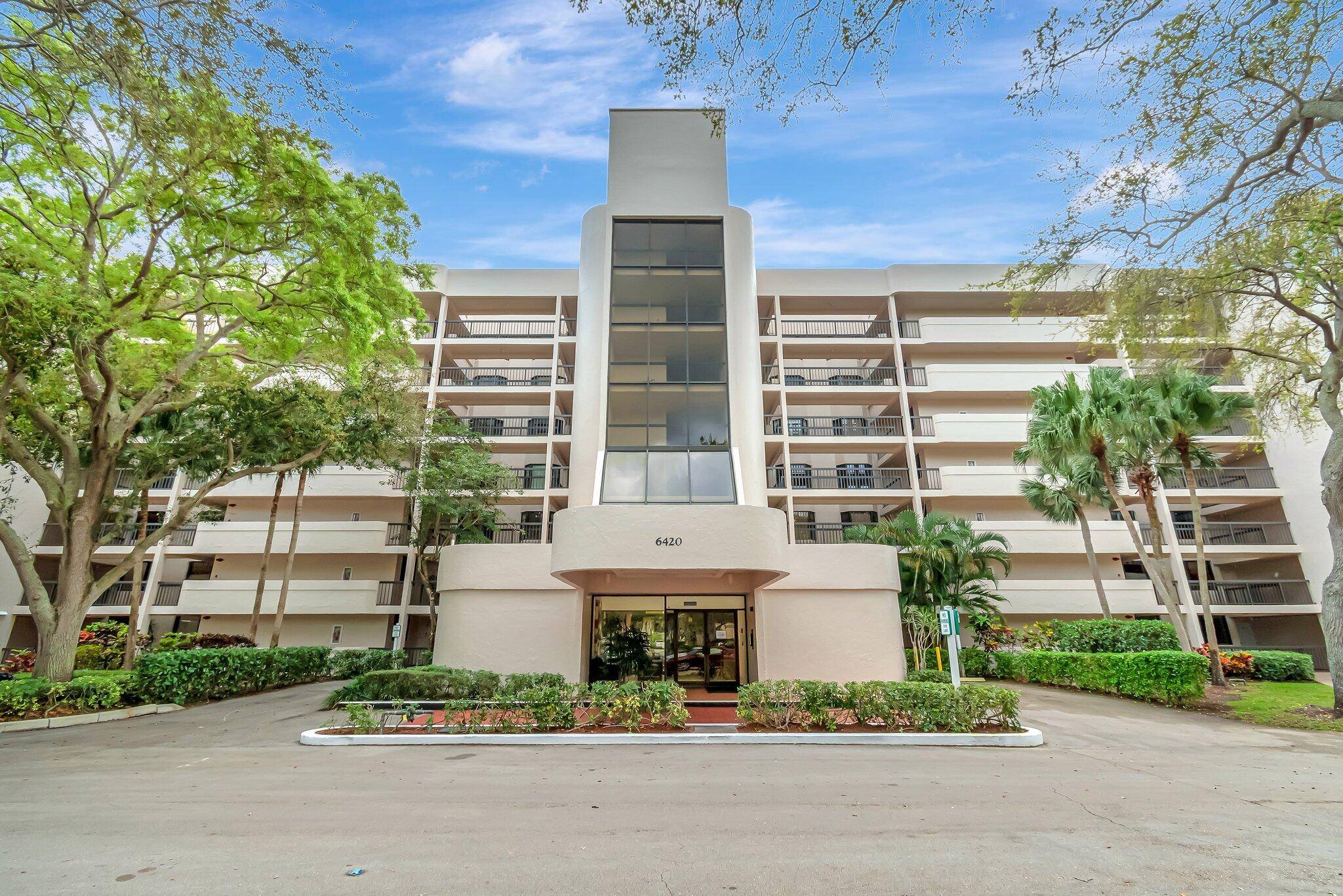 Welcome to this stunning, fully renovated ground floor condo in a desirable 55 Boca Raton community !
