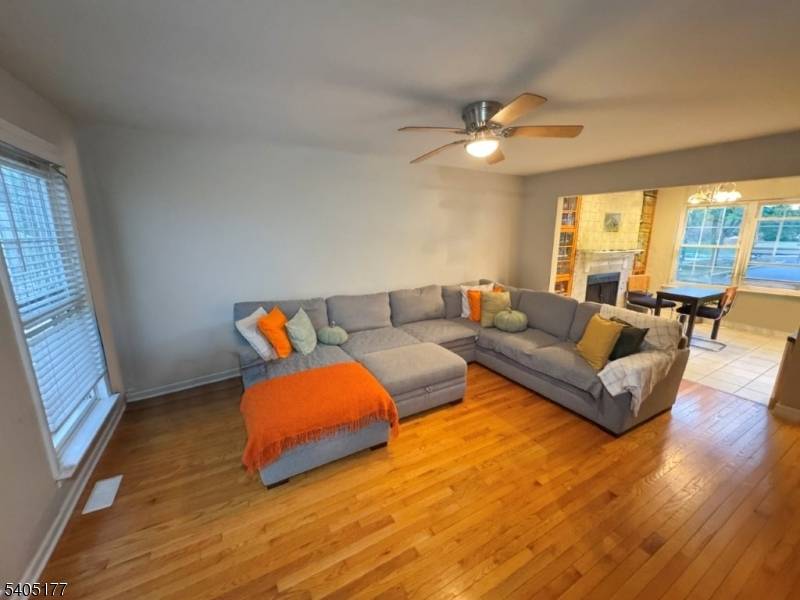 Mochen Ct Sayreville Boro New Jersey Single-Family