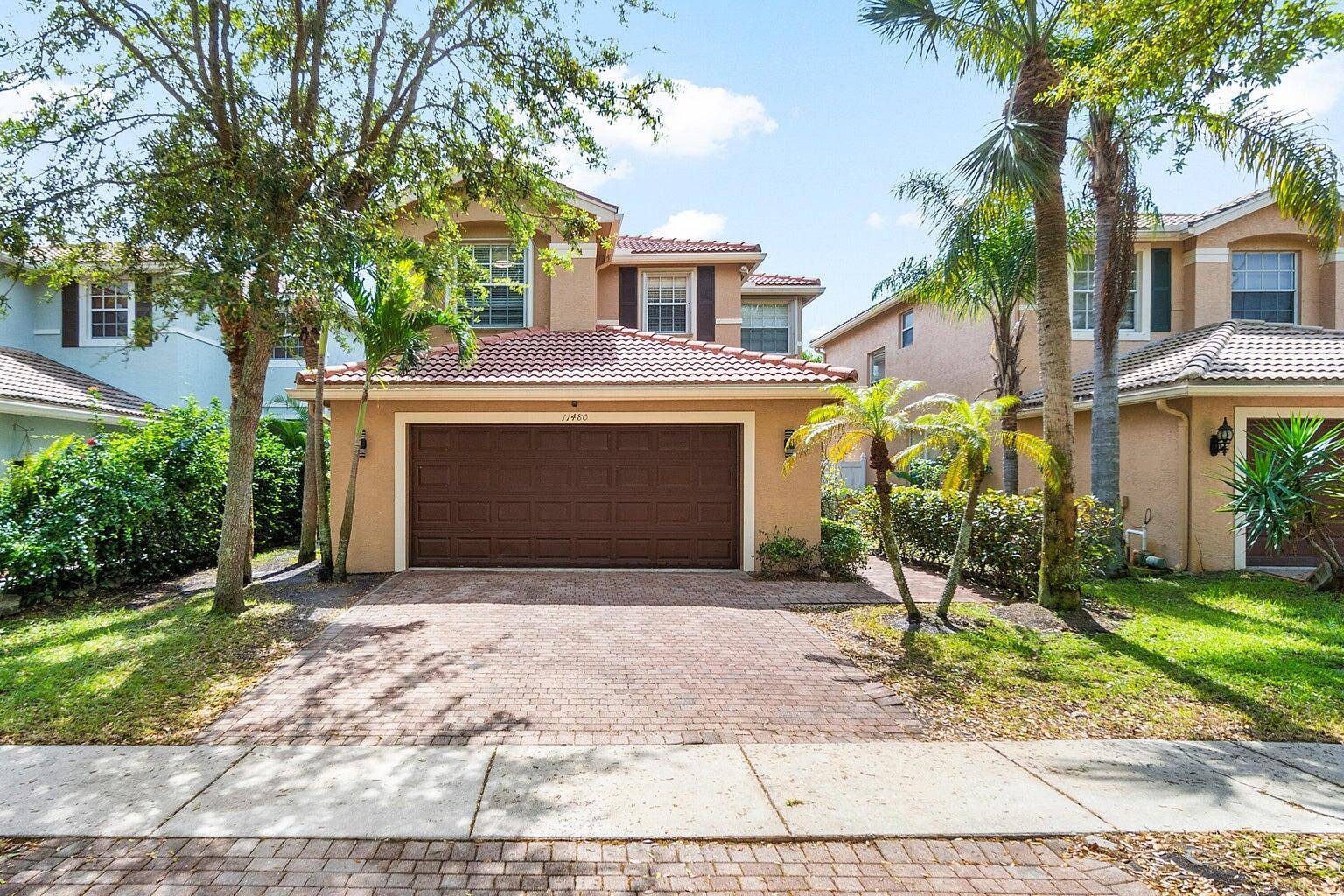 This beautifully maintained 5 bedroom, 3 bathroom home in the desirable gated community of Nautica Lakes offers incredible value with over 2, 700 square feet under air and 3, 200 ...