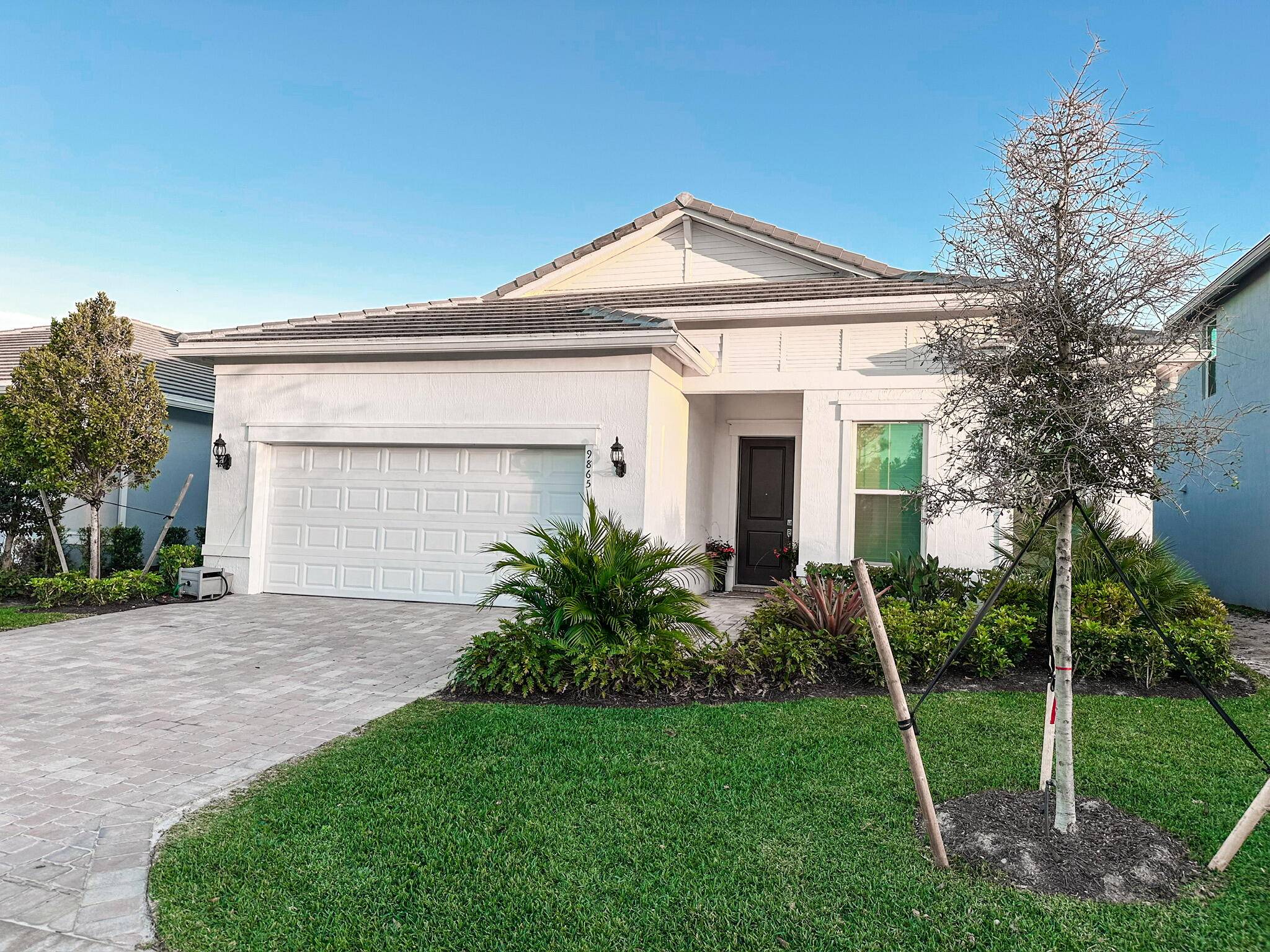 LOCATION ! MOVE IN READY !