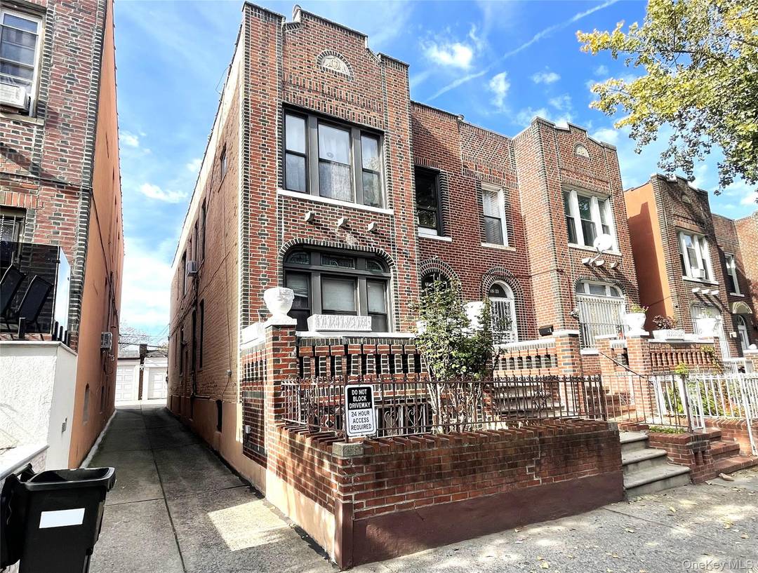 Big two family house in the most desirable area of East Elmhurst !