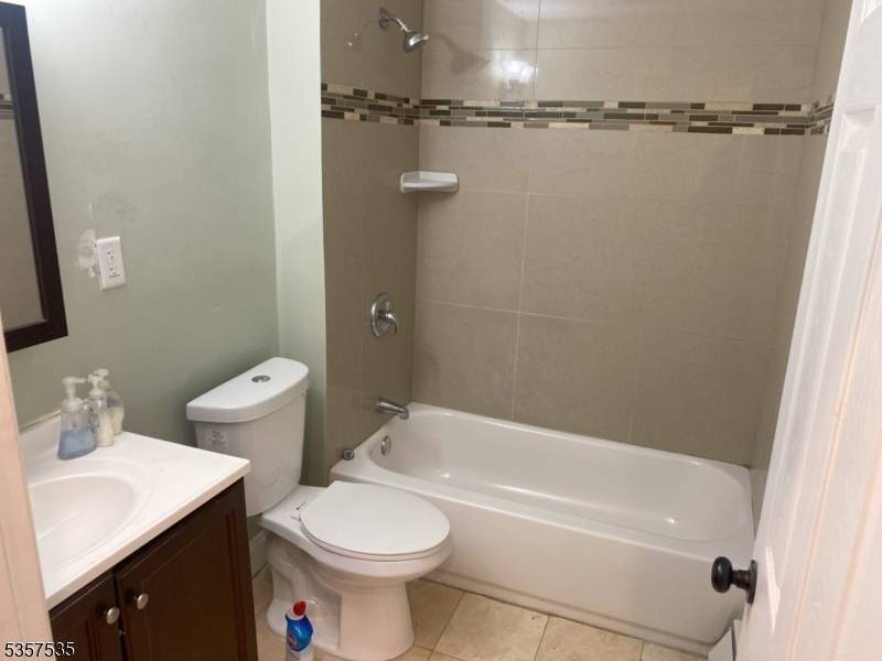 Income producing renovated building located in the heart of the city up and coming annex city hall only few blocks away