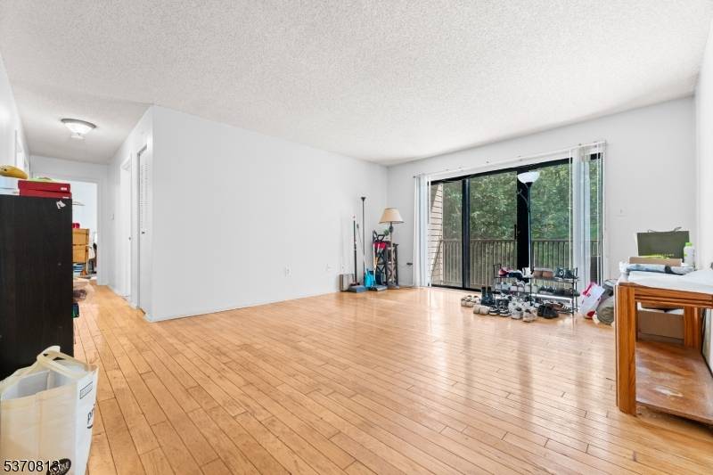 Welcome to Society Hill in Piscataway a vibrant, pet friendly community offering comfort, style, and convenience.