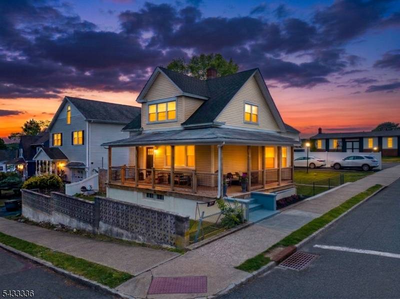 Welcome to this beautifully updated 3 bedroom, 2.