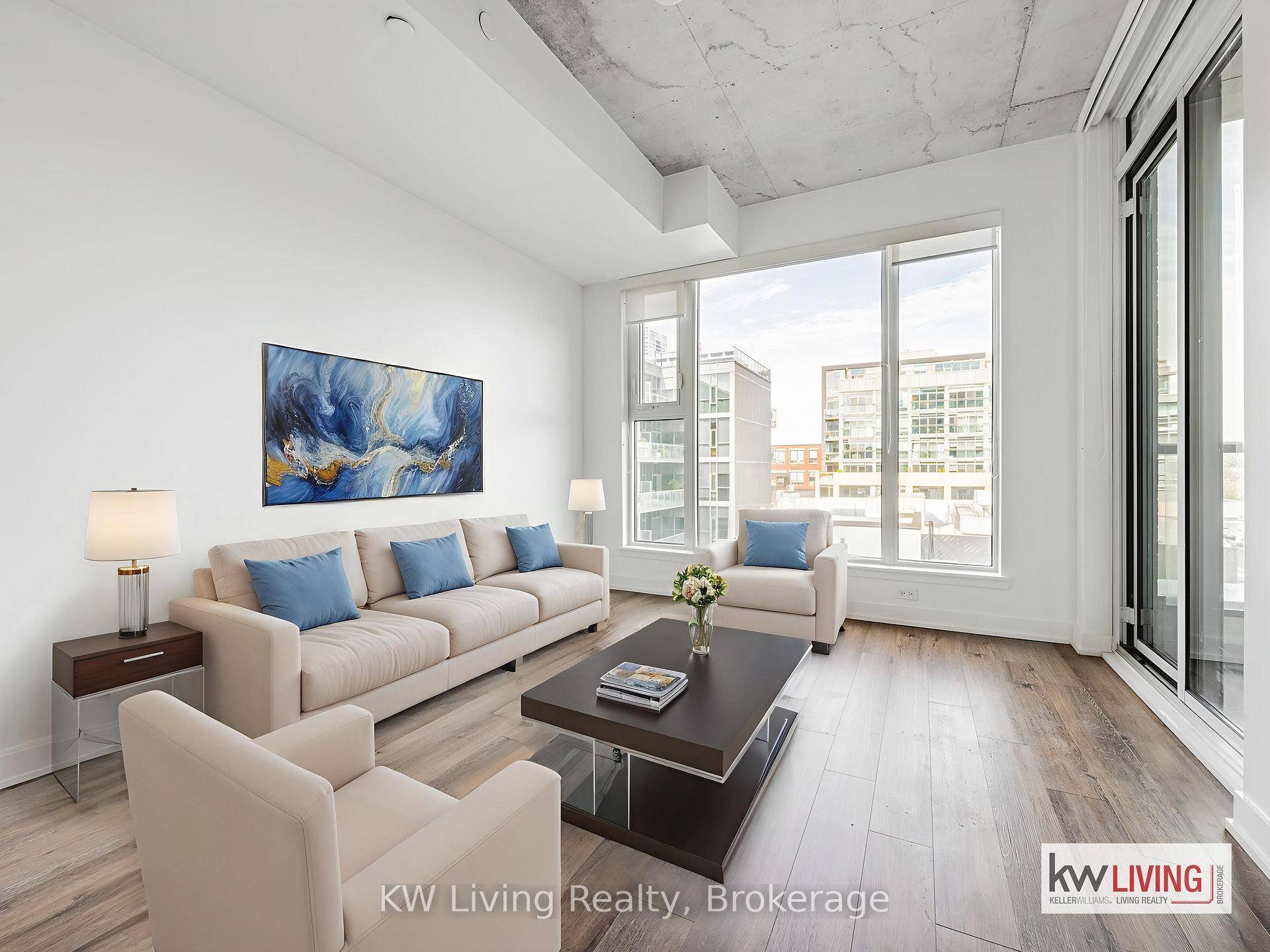 Welcome to this absolutely captivating, sun filled unit nestled in the heart of Toronto's vibrant Queen and Broadview neighborhood, one of the city's most sought after areas.