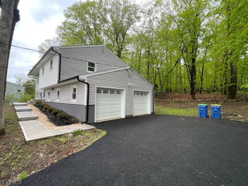Beautifully upgraded 4 bedroom, 3 bathroom residence that delivers a seamless mix of style, function, and quality throughout.