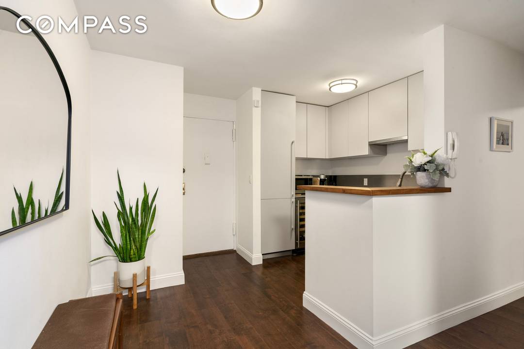 Oversized, Fully Renovated One Bedroom in the Heart of the West Village If you have been waiting for a true move in ready home on one of the West Village ...