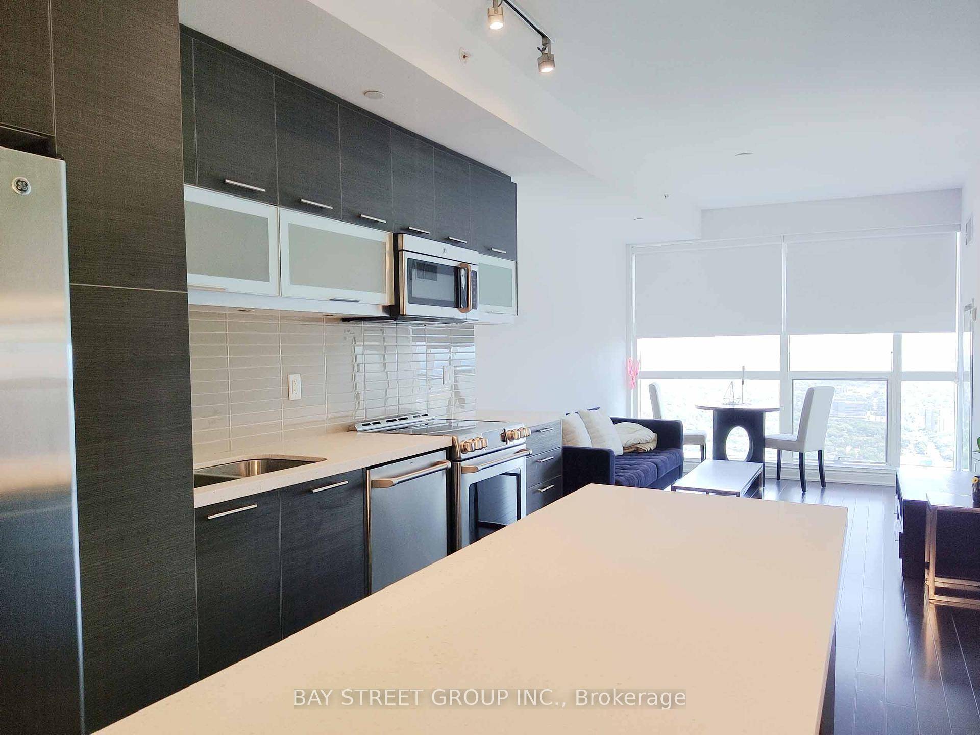 will consider short term lease minimum 6 months Welcome to the luxurious Aura at College Park a premier condo residence in the vibrant heart of downtown Toronto !