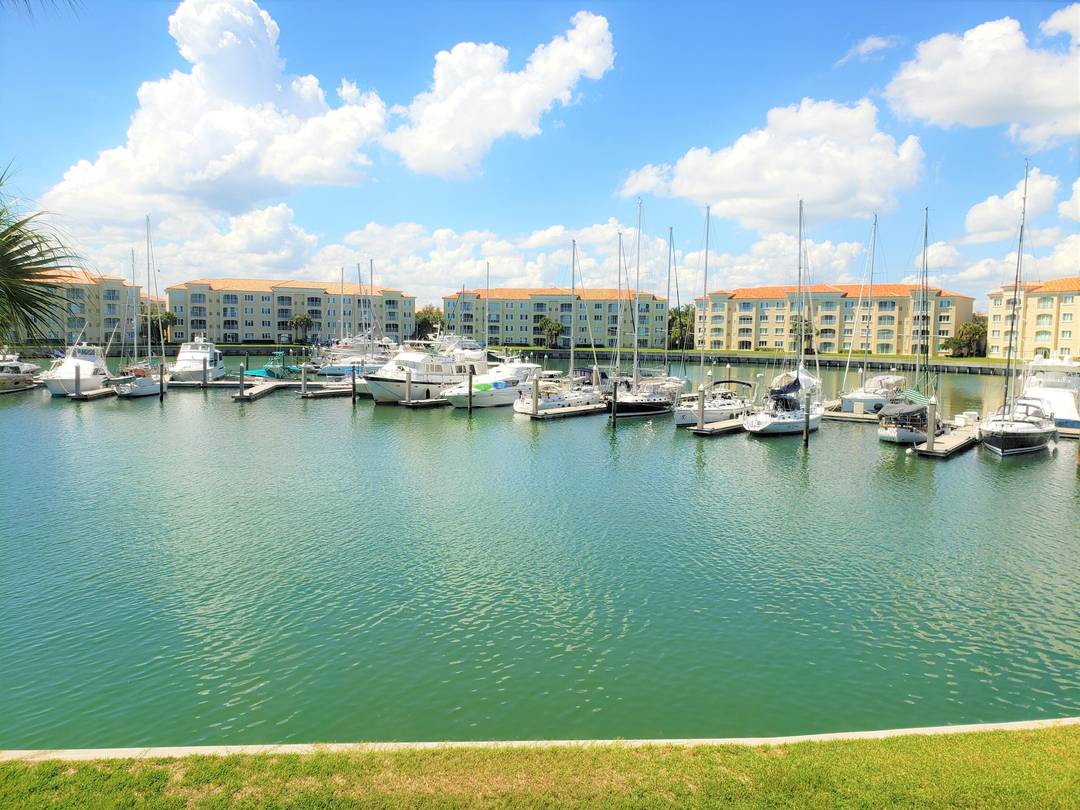 Truly stunning, like new, 2nd Floor, 1989 sq ftc condo overlooking the Harbour Isle Marina !