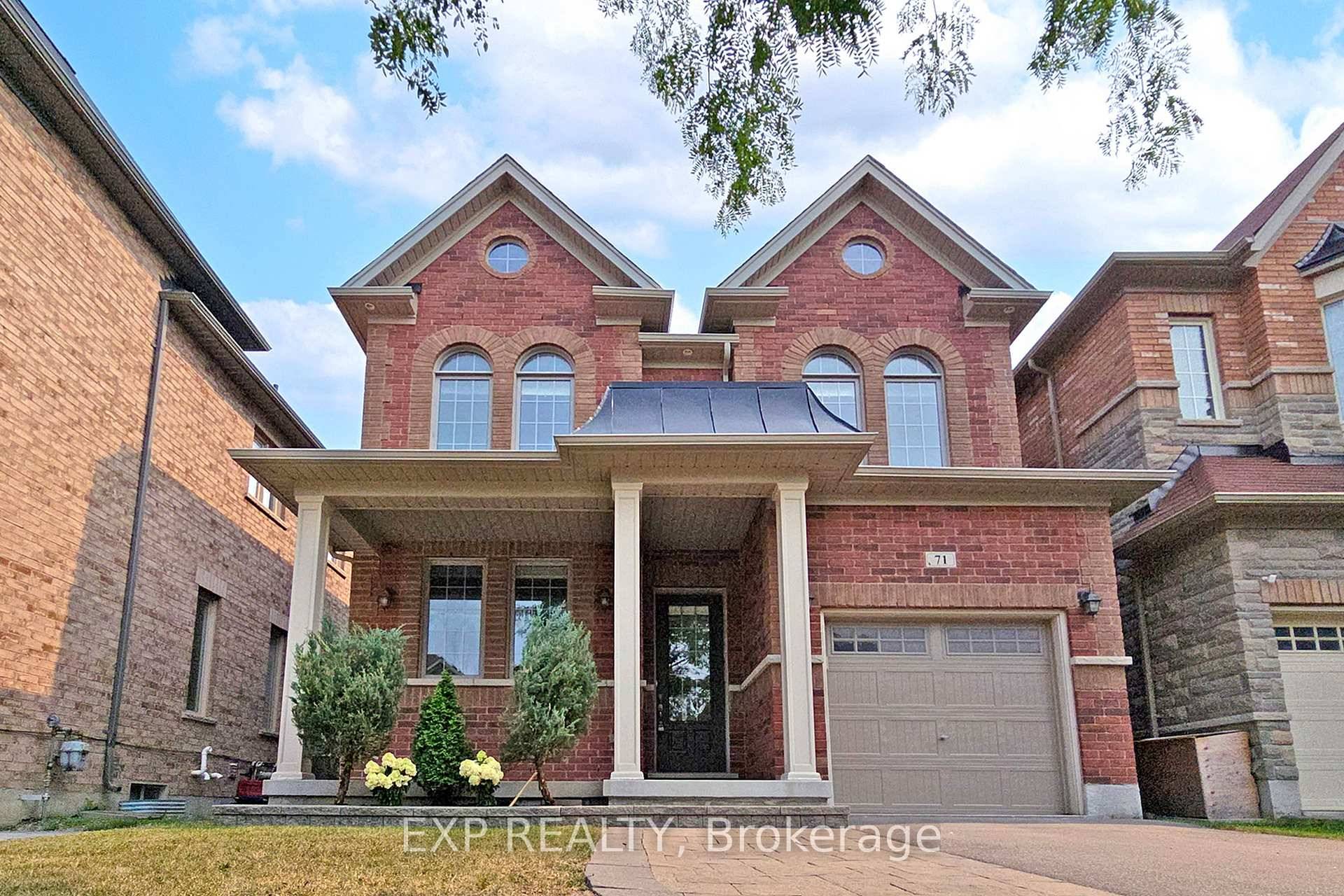 Freshly painted well maintained, 4 Bedroom 3 bath Arista Home In Berczy Village.