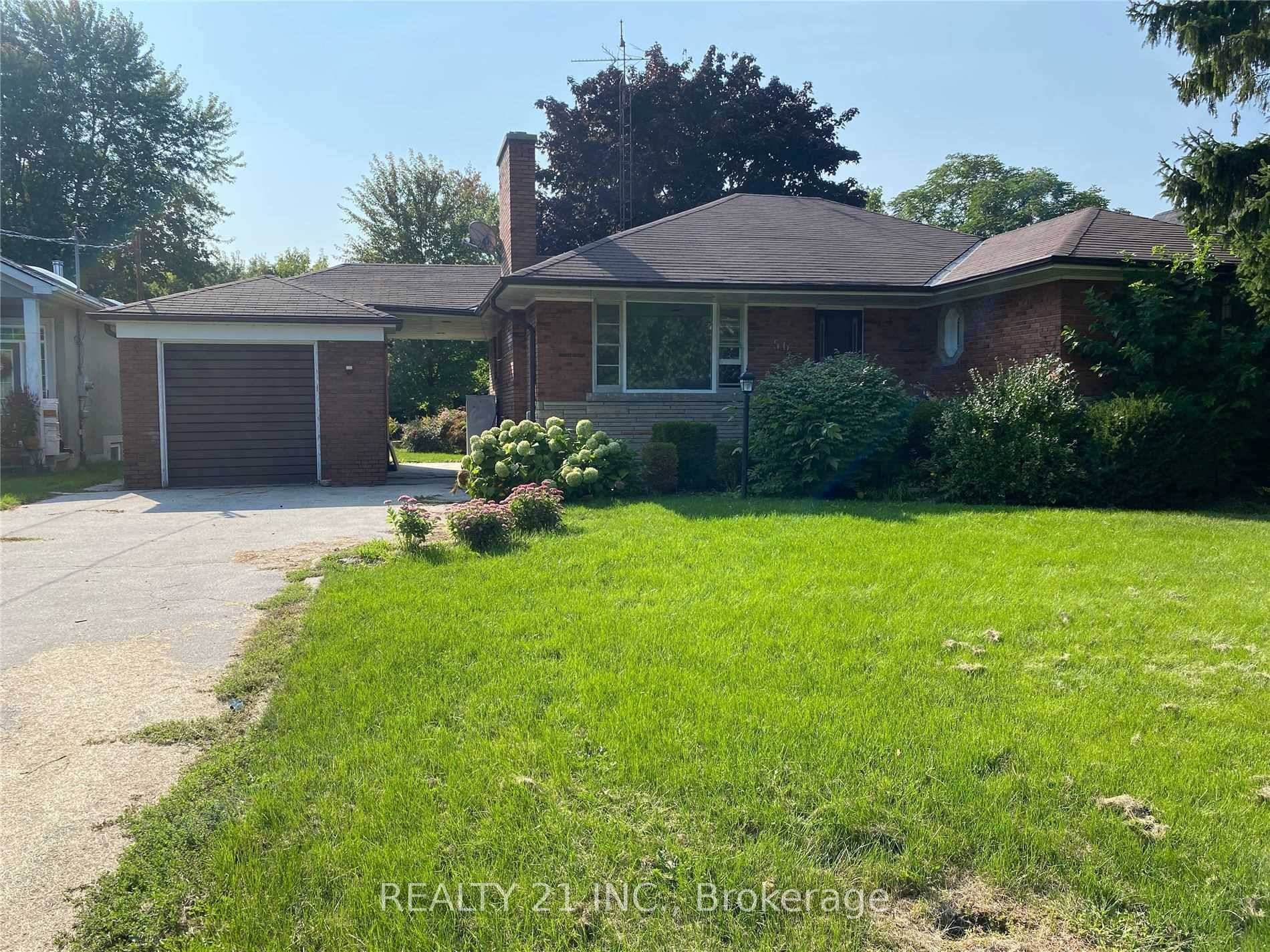This Guildwood Village 66x305 land cottage style 3 3 Bedrooms Detached Bangalow could Be Your Ultimate DreamHome !