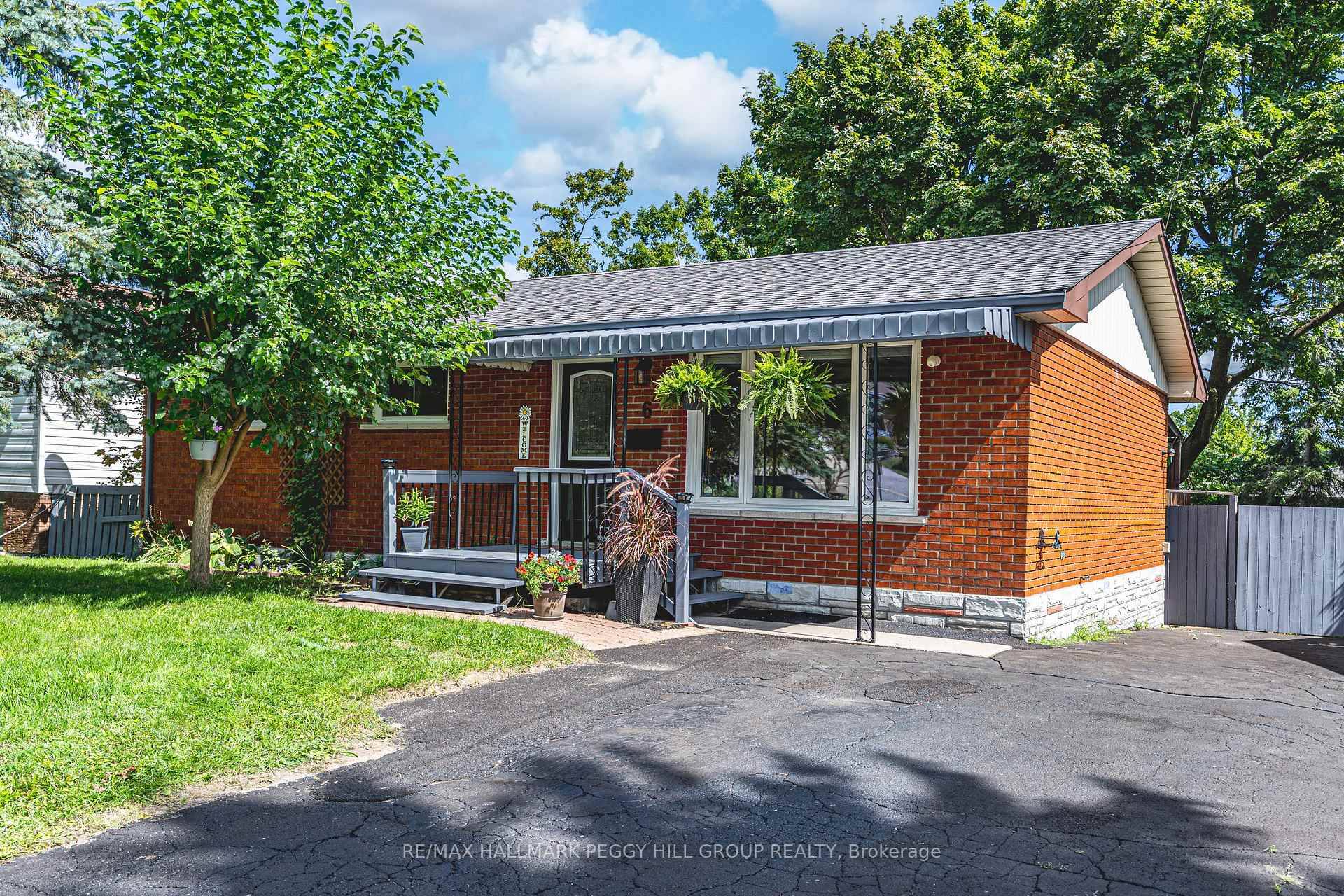 BEAUTIFULLY UPDATED BRICK BUNGALOW MINUTES FROM LAKE COUCHICHING WITH BRIGHT LIVING SPACES amp ; A FAMILY FRIENDLY LAYOUT !