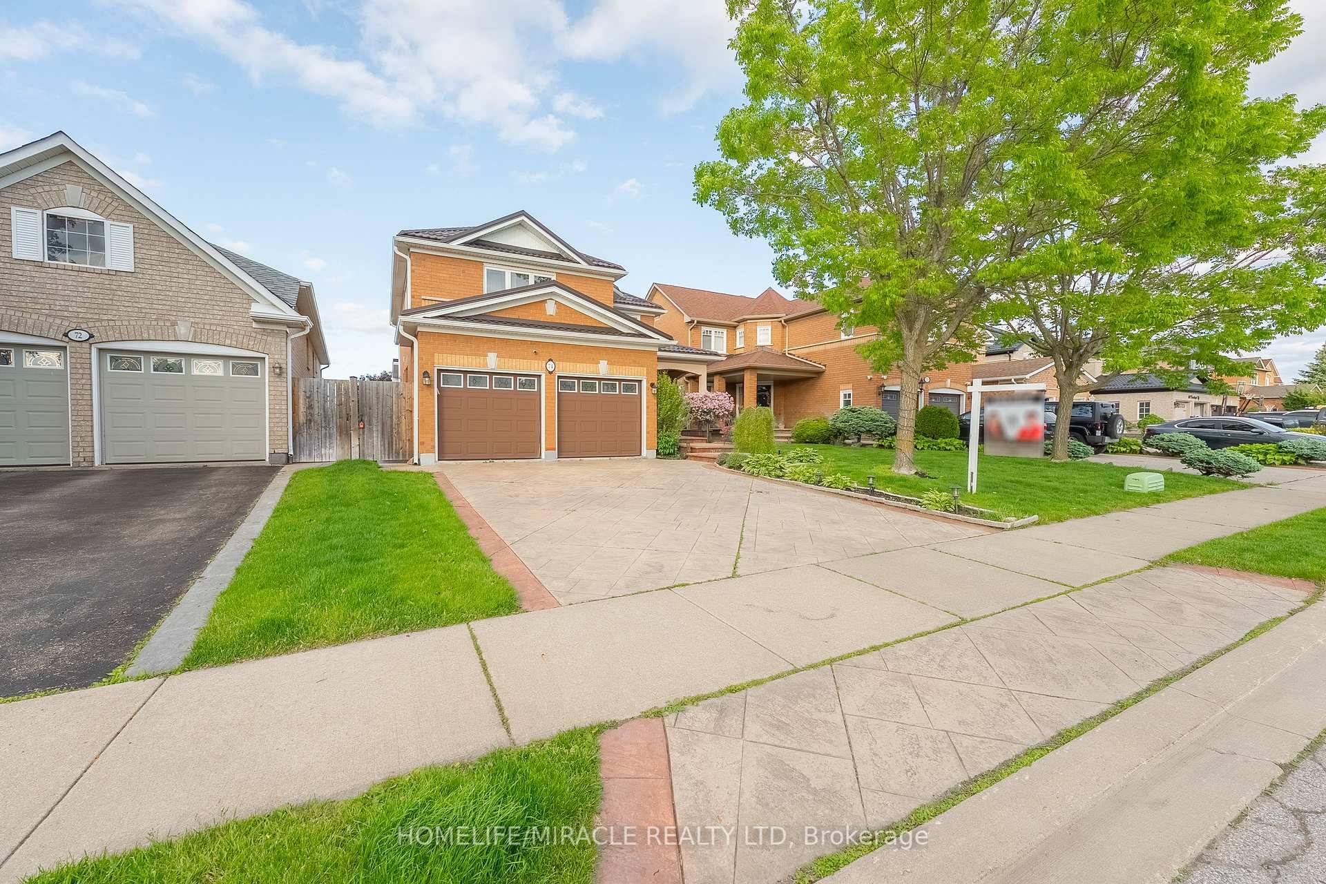 Luxury Living Awaits Spectacular Detached 4 1 Bedroom, 4 Bathroom Home on a 150ft Deep Premium Ravine Lot with Resort Style Amenities Including a In ground Swimming Pool.