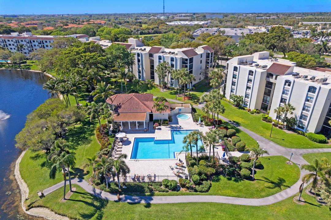 Calling all Snowbirds ! The Perfect Winter Escape !