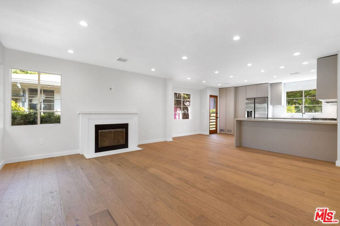 3444  S BENTLEY Ave 3BR La