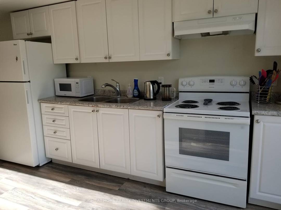 Legal duplex 2 Bed, 1 Bath lower unit with private entrance.