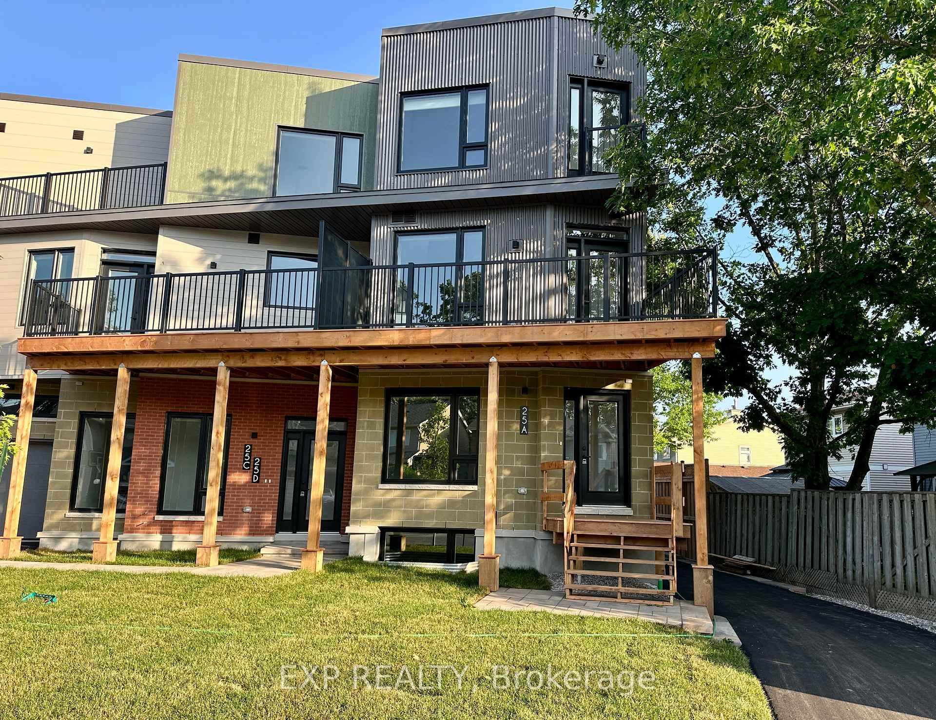 Welcome to 25 Fair Oaks located in Craig Henry close to transit, parks and amenities.