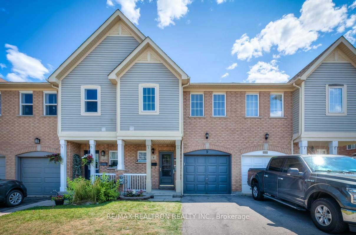 This Bright 2 story Freehold Town Home is Located In the Prestigious And High Demand Williamsburg Community.