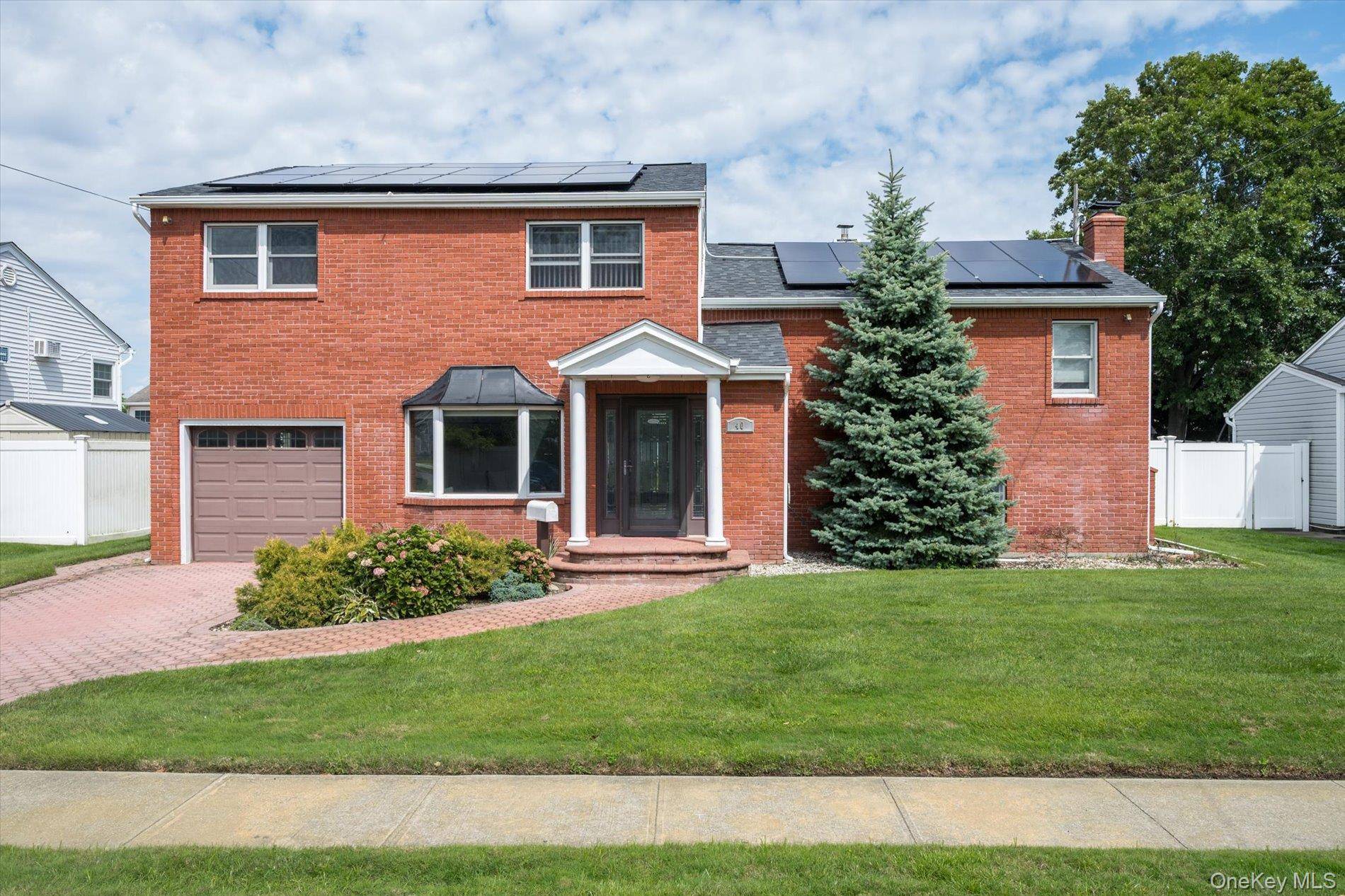 Welcome to 40 Bayview Place, located in the heart of Massapequa.