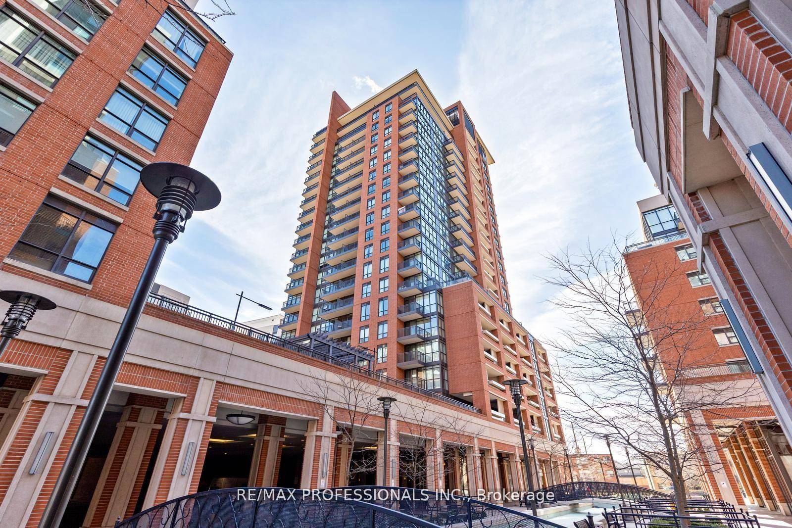 Welcome to this beautiful, sunny 2 bedroom, 2 bathroom corner unit at the highly sought after Treviso Condo.