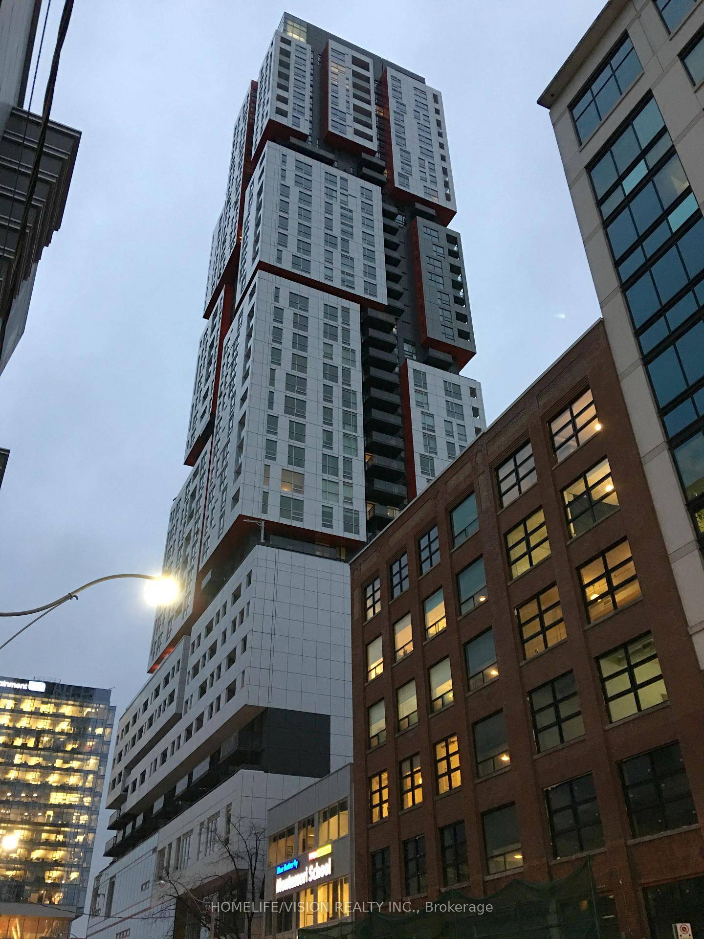 Sophisticated Picasso Condo Is Offering A Fresh, Edgy, Architectural Wonder Of Art On Queen West.