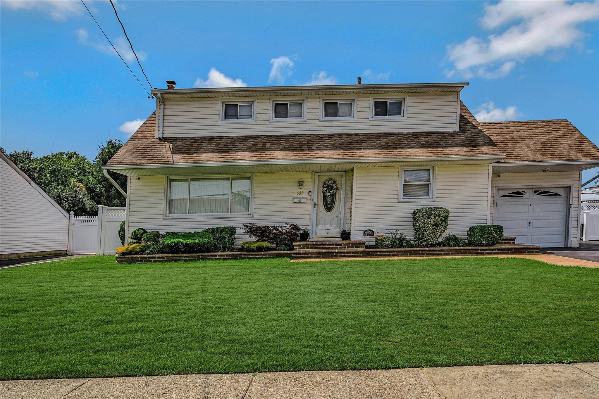 Concord Village split with 4 bedrooms and 1.