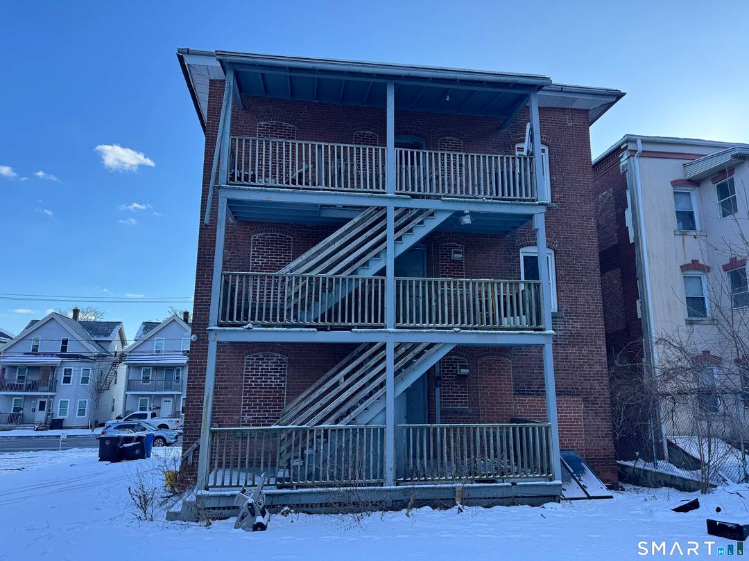 Rare value add opportunity featuring a six unit apartment building located in the desirable Little Poland neighborhood.