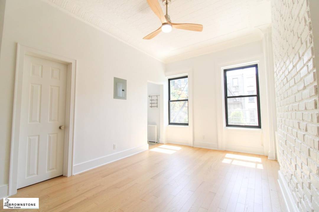 180 Sackett Street, 2, is a tastefully renovated, spacious one bedroom apartment with a bright, calm, and fresh feeling !