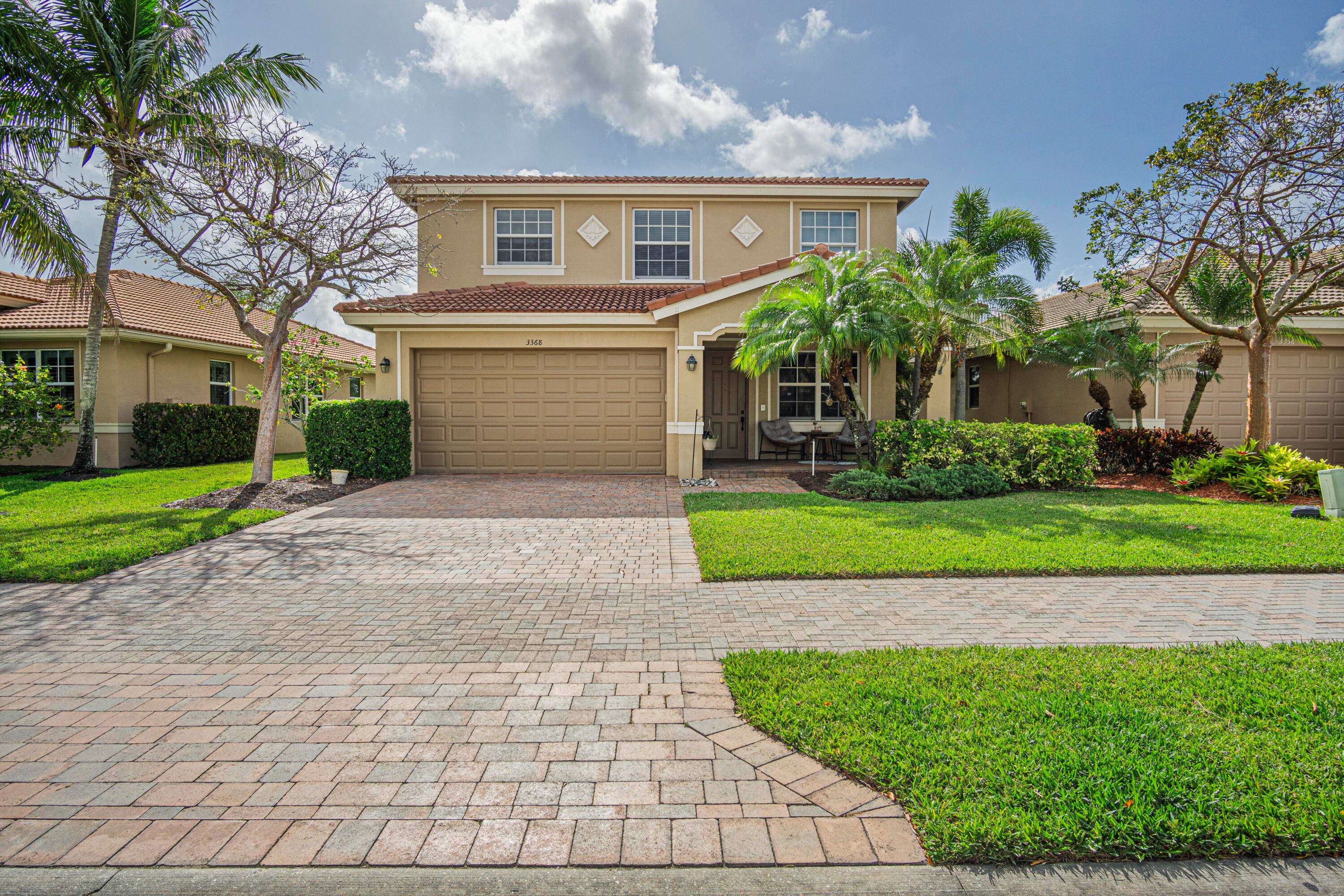 Stunning Lakefront Home in River Marina !