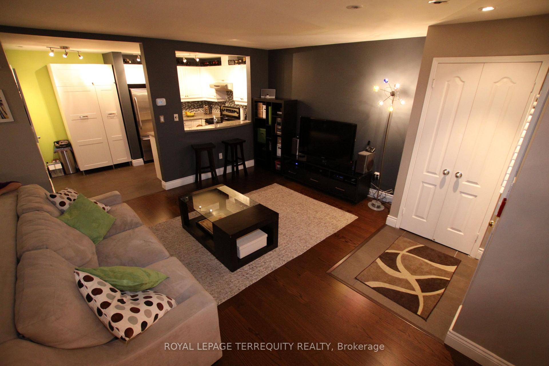 Two Bedroom Townhouse In A Great Location.