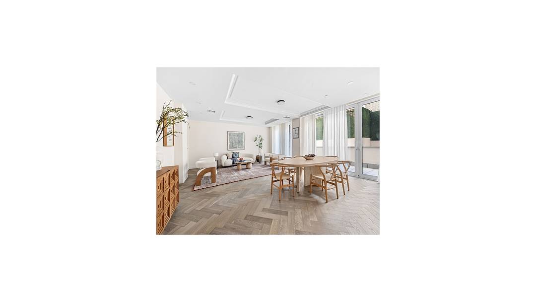 78 29 Austin Street Townhouse 4 Part of The Austin's exclusive Maisonette Collection, Townhouse 4 offers an incredible 2, 467 SF of interior square feet as well as 173 SF ...