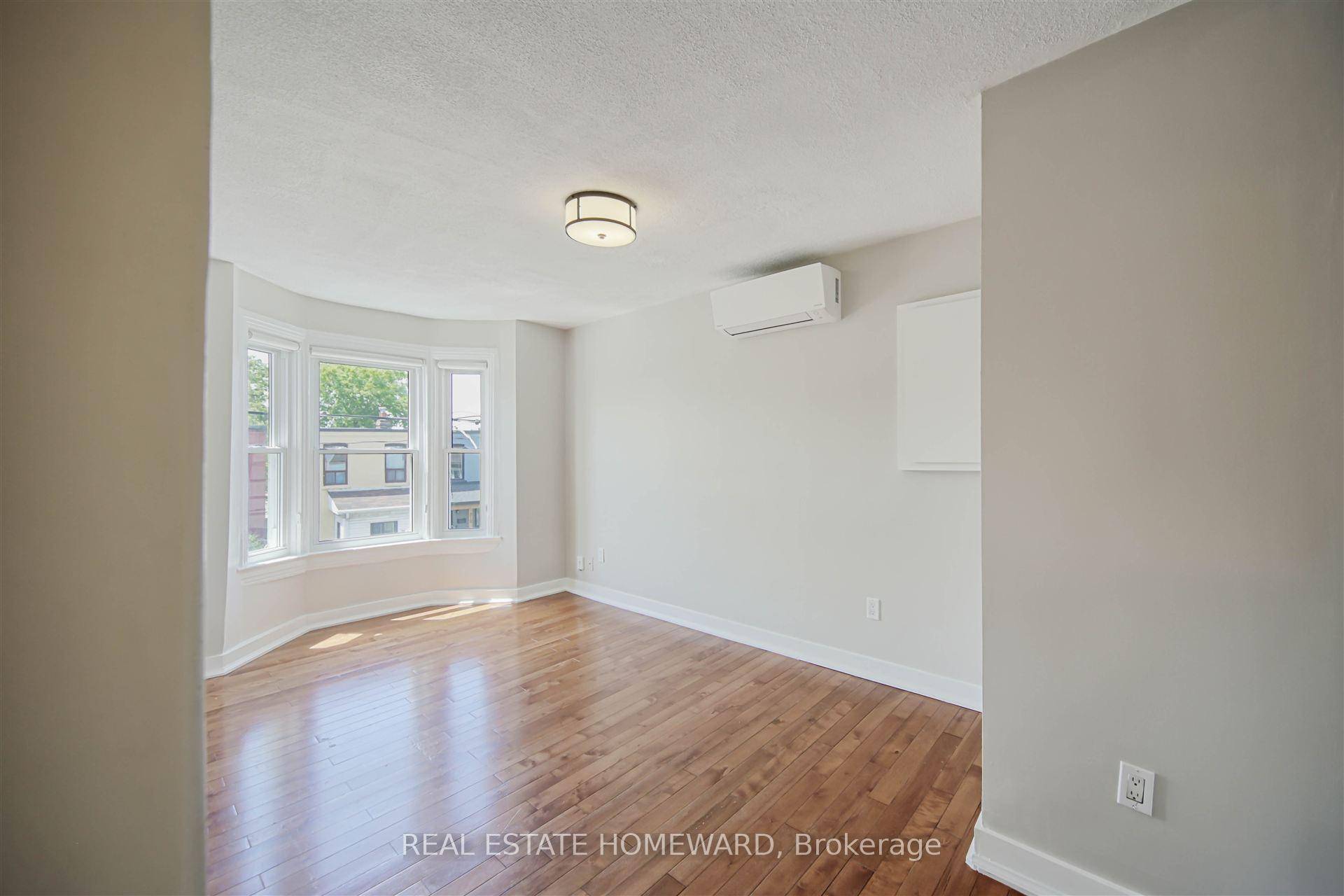 Private, bright, clean and convenient in the St.