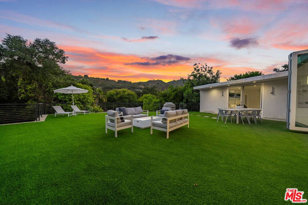 1040   Montego Dr 5BR Brentwood La