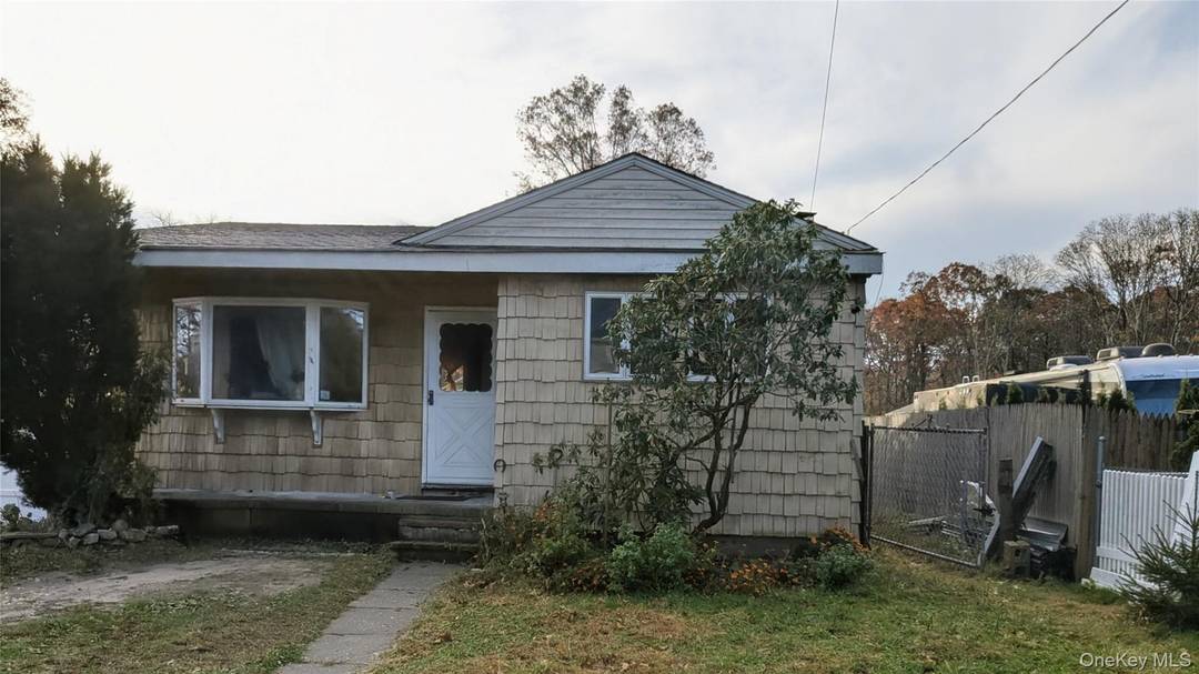 Exceptional opportunity to own this home with full basement and walk out access, nestled in the heart of Shirley.