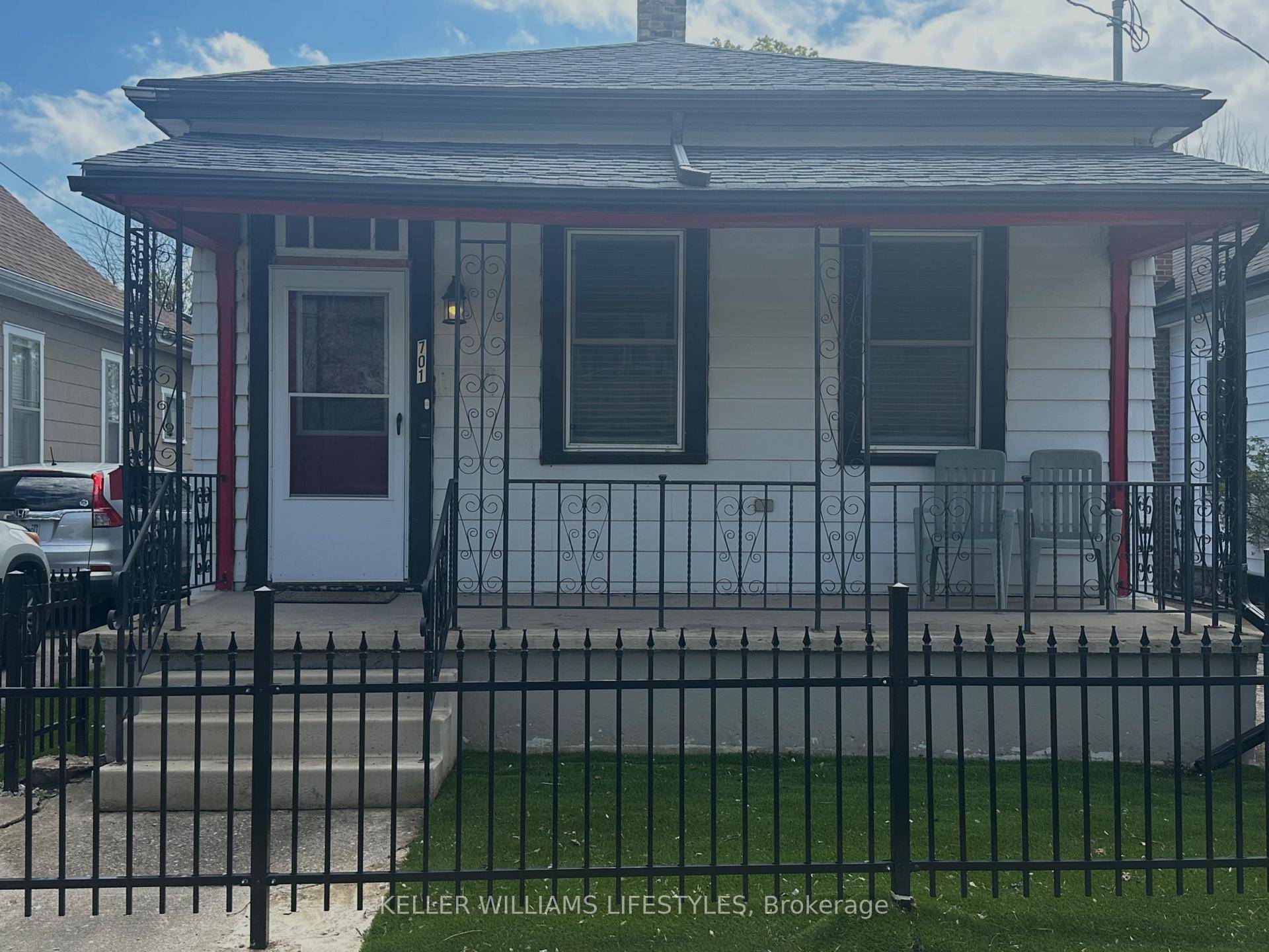 For lease on one of the East Ends most charming little streets !